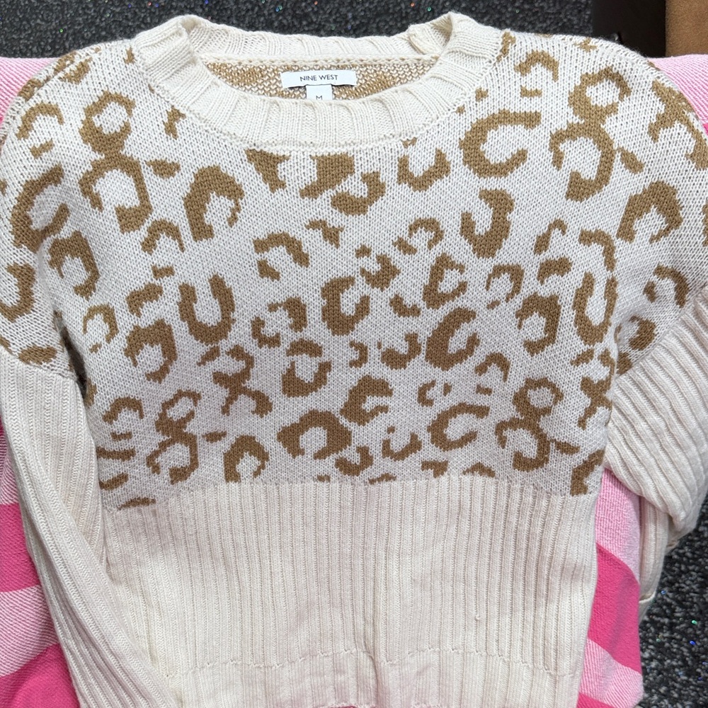 Nine West Women's Beige and Tan Leopard Sweater